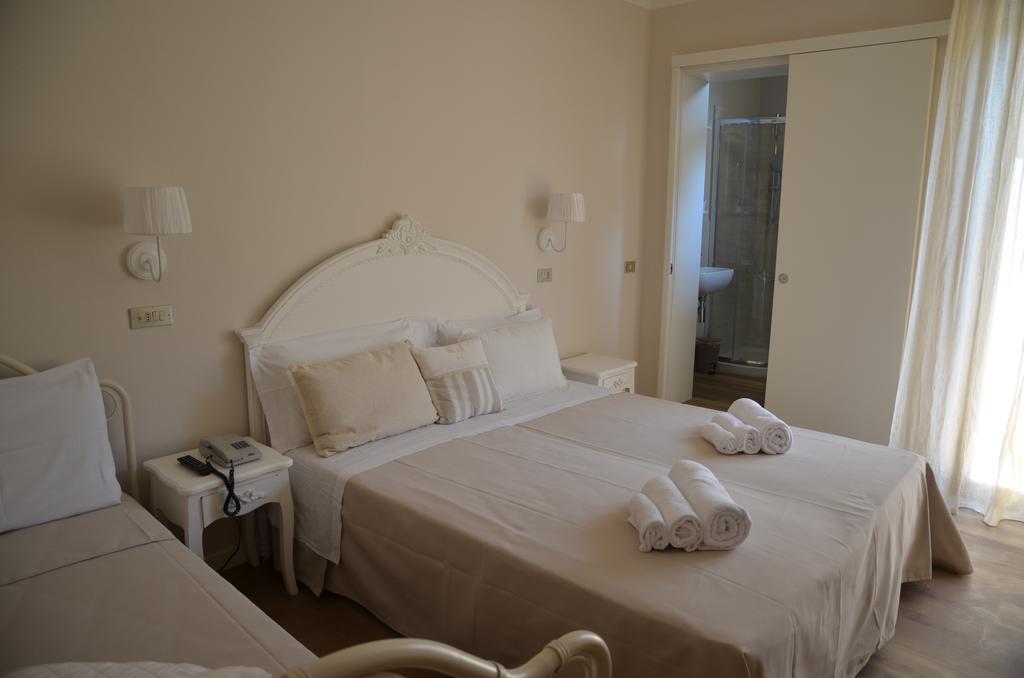 Hotel Monique Червия Экстерьер фото