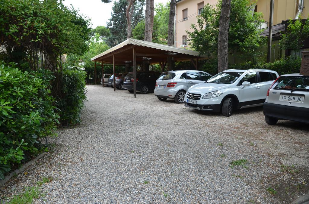 Hotel Monique Червия Экстерьер фото