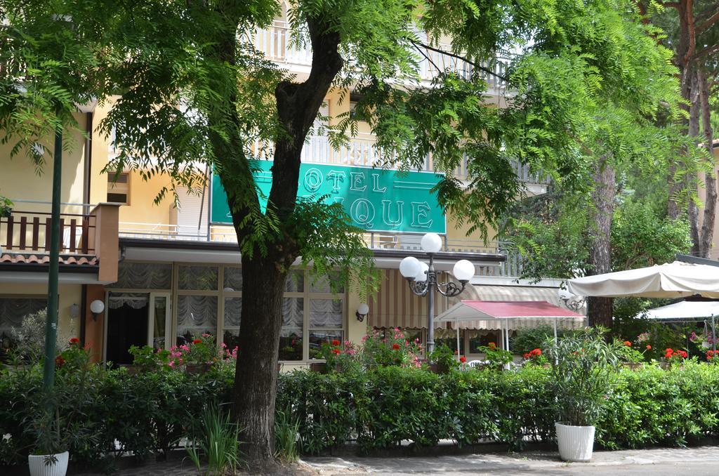 Hotel Monique Червия Экстерьер фото