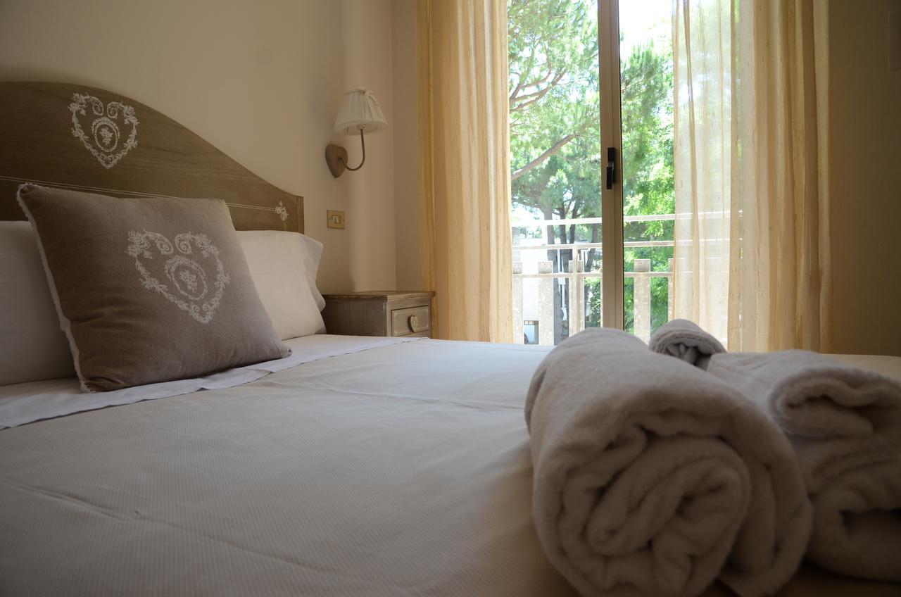 Hotel Monique Червия Экстерьер фото